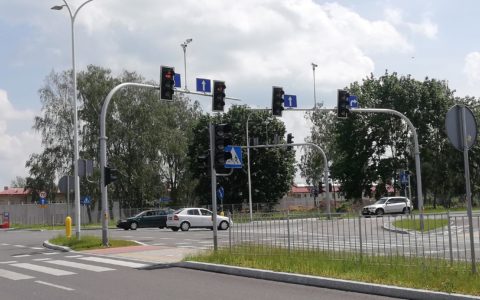 sygnalizacja świetlna na skrzyżowaniu ulic Leśnej i Wojska Polskiego w Suwałkach